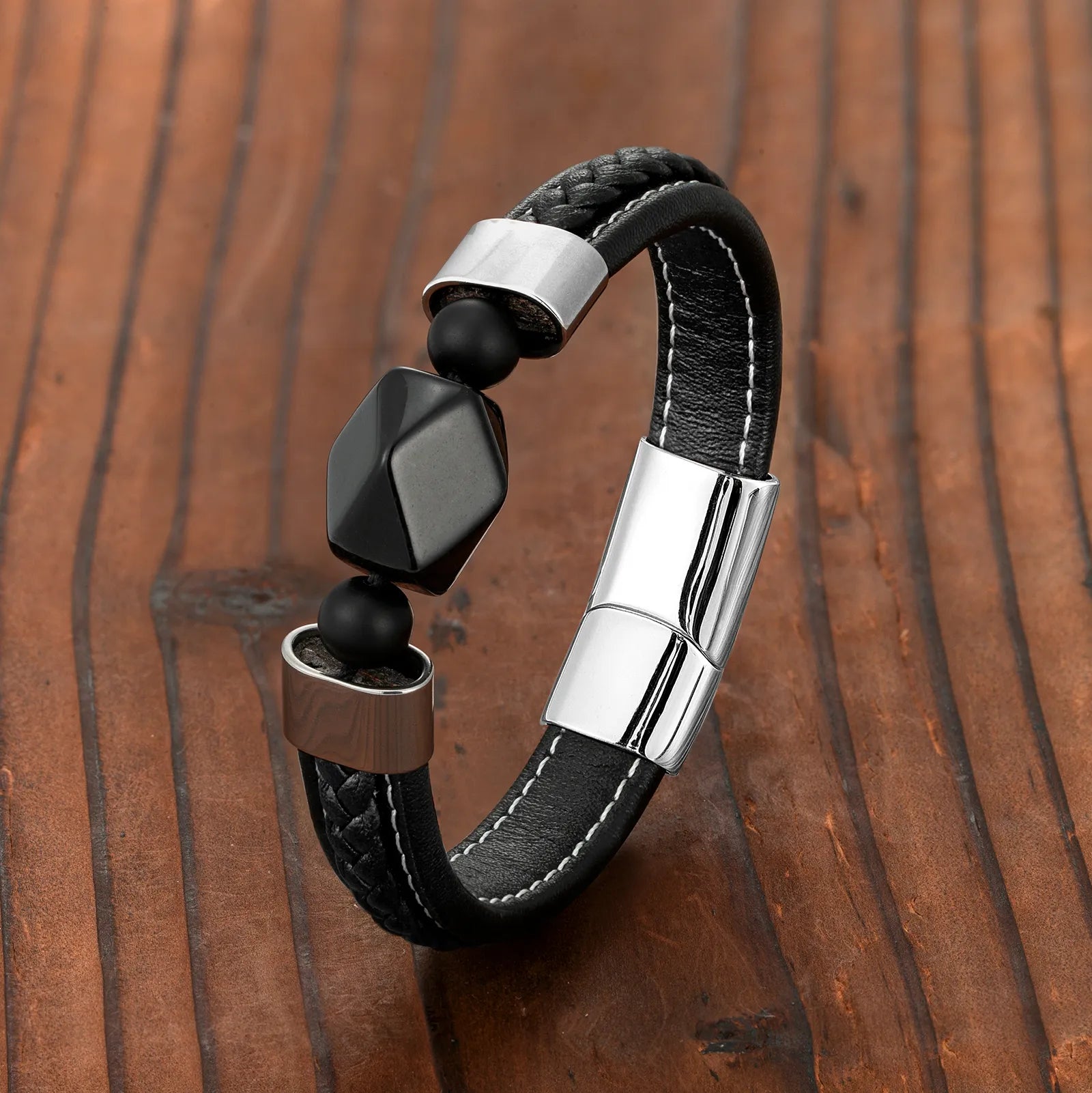 Pulseira Elegante Onix em Couro e Aço Inoxidável